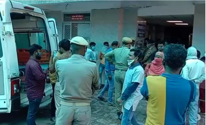 अपर मुख्य सचिव के निजी सचिव ने कमरे में बंद कर खुद को मारी गोली, गंभीर हालत में अस्पताल में भर्ती