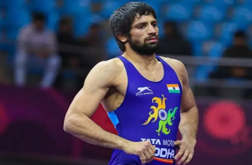 Tokyo olympics में सिल्वर पदक जीतने वाले दूसरे भारतीय पहलवान बने रवि दहिया, फाइनल में करना पड़ा हार का सामना
