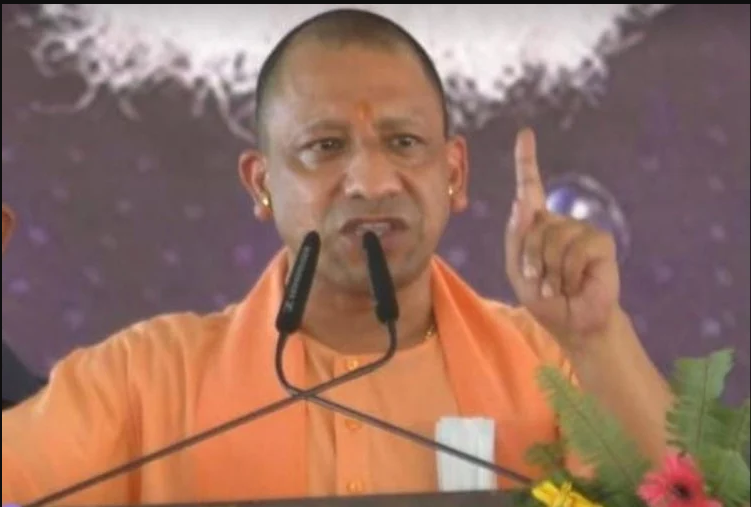 CM योगी ने अब्बाजान के बहाने साधा समाजवादी पार्टी पर निशाना, कहा- कांग्रेस ‘आतंकवाद की जननी’