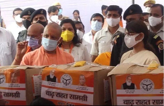 CM योगी ने किया बहराइच दौरा, बाढ़ पीड़ितों की सुनी समस्याएं, बांटे खाद्यान्न किट