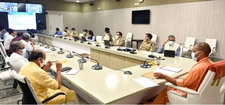 CM योगी ने DM,SSP और SP के साथ की समीक्षा, डेंगू, वायरल फीवर, अपराध व अपराधियों पर नियंत्रण की ली जानकारी