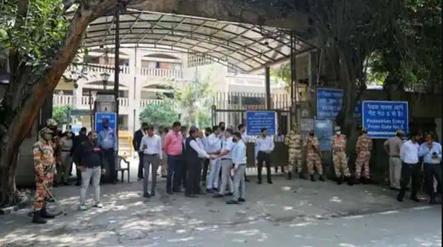 गोगी शूटआउट मामले में दिल्ली पुलिस की बड़ी कामयाबी, दो संदिग्ध गिरफ्तार; पूछताछ में बड़ा खुलासा