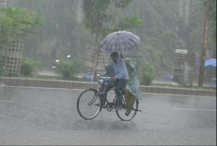 दिल्ली-एनसीआर में सुबह से हो रही तेज बारिश, कई इलाकों में भारी जलजमाव, मौसम विभाग ने जारी किया ऑरेंज अलर्ट