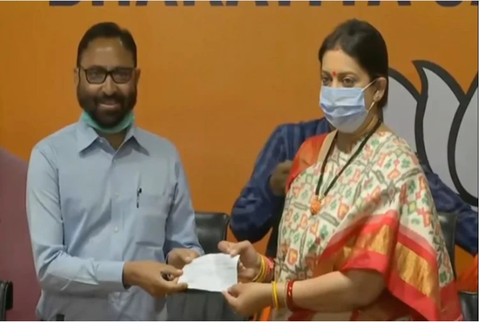 Uttrakhand: निर्दलीय विधायक प्रीतम पंवार ने थामा BJP का दामन, स्मृति ईरानी ने ग्रहण कराई सदस्यता