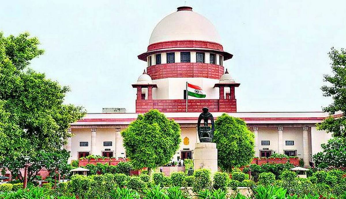 कोरोना के लगातार बढ़ते केस के बीच सुप्रीम कोर्ट का बड़ा फैसला, केरल सरकार के फैसले को पलटते हुए 11वीं की परीक्षा पर लगाई रोक