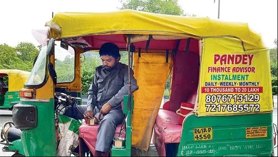 यात्री पर निर्भर करता है इस ऑटो चालक का खाना, घर के बाहर रहने पर भी नहीं खाता है बाहर का खाना; जानिए कैसे