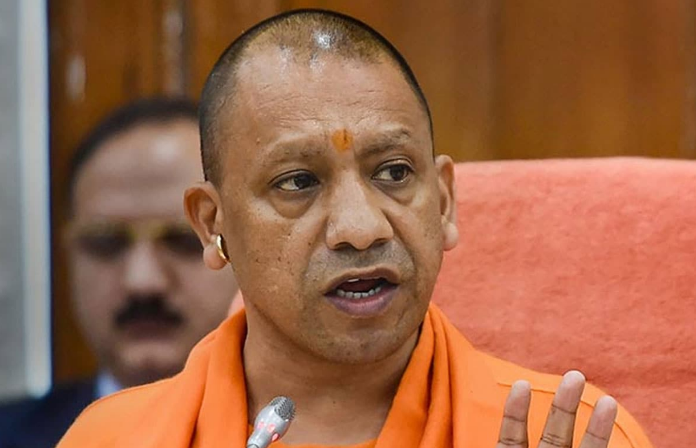 योगी सरकार का शराब माफियाओं पर एक्शन, 600 शराब माफियाओं की पहचान कर 3400 मुकदमे दर्ज