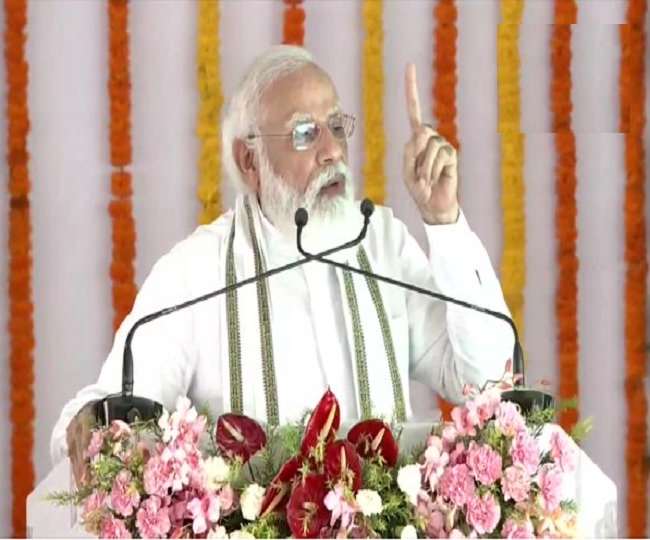 अलीगढ़ में विपक्षी पार्टियों पर जमकर बरसे पीएम मोदी, कहा- यूपी के लोग भूल नहीं सकते कि पहले यहां किस तरह के… होते थे
