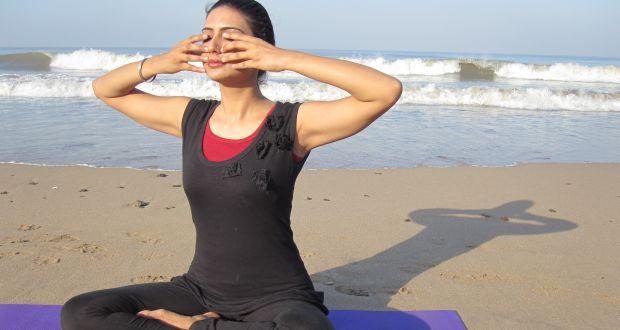 एक तरोताज़ा और चमकदार त्वचा के लिए शानदार योगासन