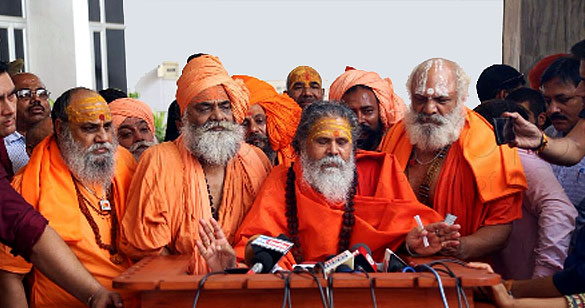 बाघम्बरी मठ : षोडशी भोज के दिन किया जाएगा अखिल भारतीय अखाड़ा परिषद के अध्यक्ष के नामों की घोषणा, जानें कौन है वो…