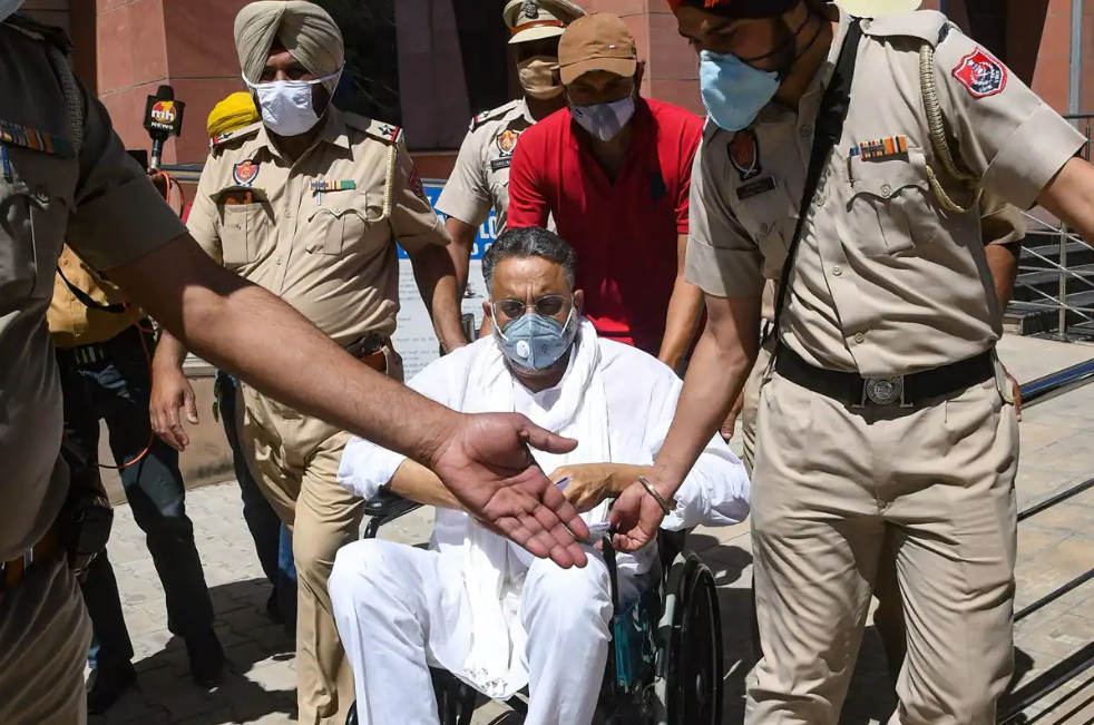 माफिया मुख्तार अंसारी को लगा बड़ा झटका, सुप्रीम कोर्ट ने सुरक्षा को लेकर दायर याचिका पर सुनवाई से किया इनकार
