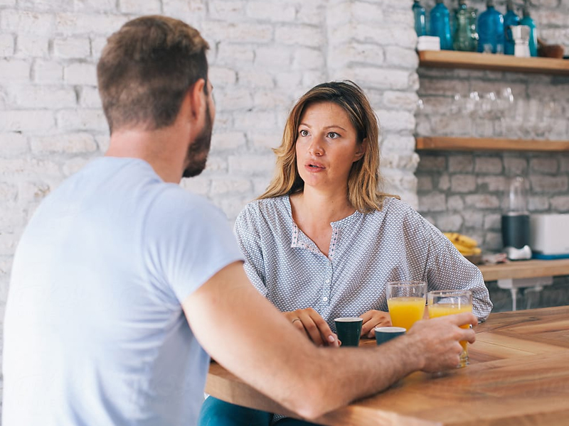 Relationship Tips: अगर आप भी निभा रहे है एकतरफा रिश्ता, तो हो जाएं सावधान, ये 5 संकेत बताते हैं…