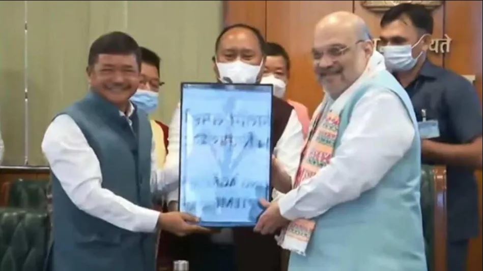 केंद्रीय गृह मंत्री अमित शाह की मौजूदगी में असम में हुआ ऐतिहासिक कार्बी आंलगोंग समझौता, 1000 कैडर्स ने डाले हथियार
