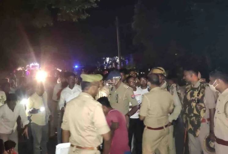 उन्नाव : सपा नेता के काफीले ने ली महिला की जान!, बेटे ने दर्ज कराया मुकदमा, जांच में जुटी पुलिस