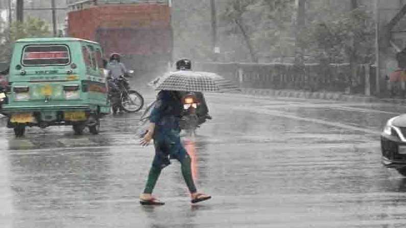 उत्तर से दक्षिण भारत तक बारिश का कहर जारी, कई इलाकों में किया गया अलर्ट; जानें आपके यहां कब तक होगी बारिश