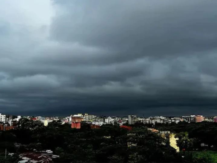West Bengal: बारिश से बेहाल हुआ पश्चिम बंगाल, जगह-जगह जलजमाव, तीन लाख से अधिक लोगों को सुरक्षित जगह पर पहुंचाया गया