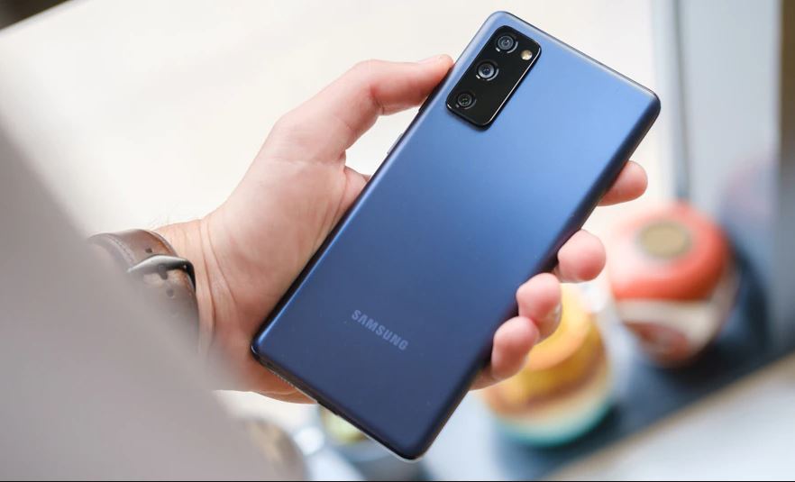 Amazon पर साल की सबसे बड़ी Deal! Samsung के 5G फोन पर जबरदस्त धमाका, स्पेसिफिकेशन्स देख करेगा खरीदने का मन