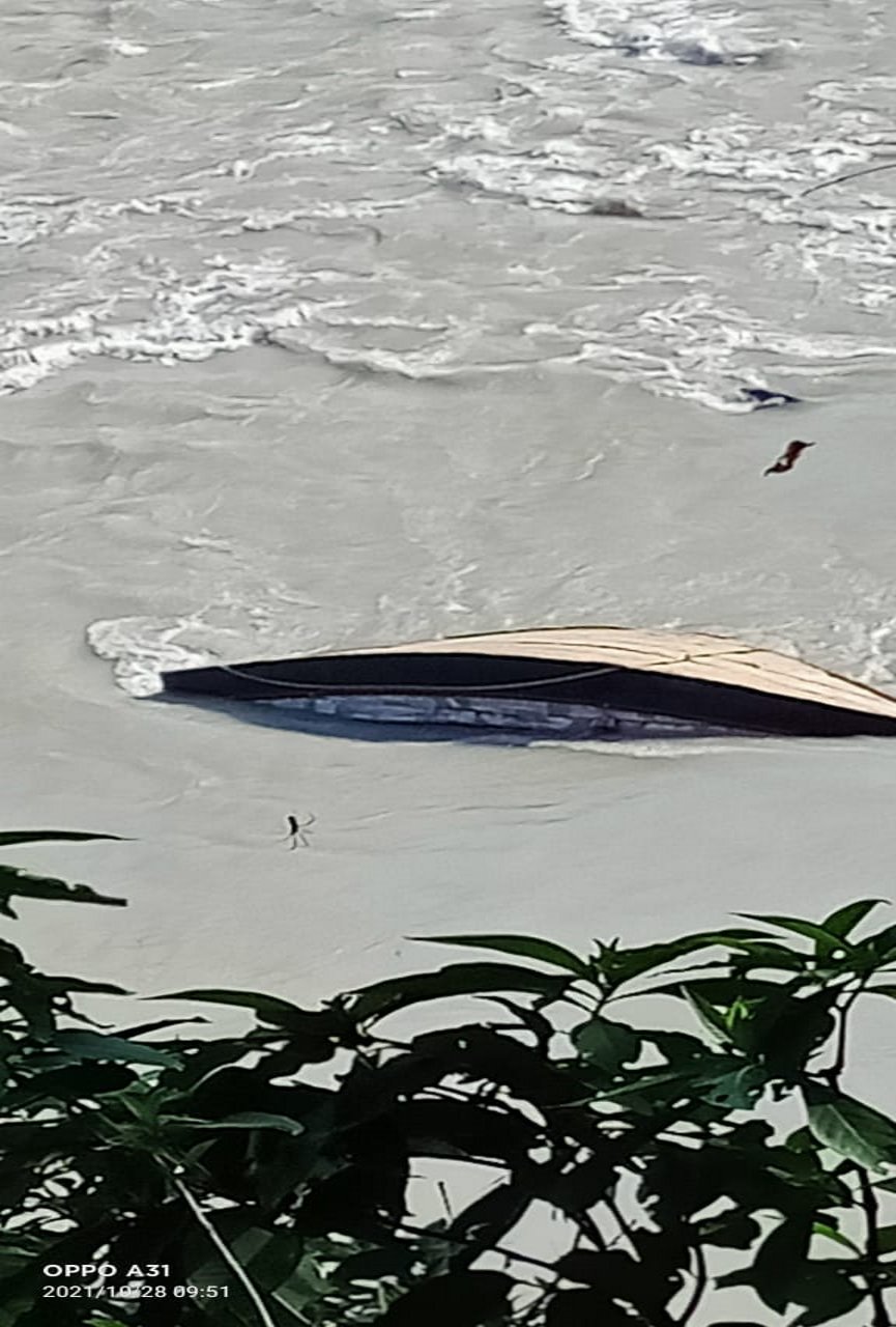 उतराखंड़: नगरुघाट में महाकाली नदी में पलटी लोगों से भरी नाव, एक लड़की की मौत..