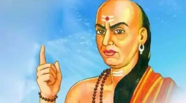 Chanakya niti: जीवन में कभी भी अपने इन राजों को साझा न करें, वरना हो सकते है बर्बाद; जानिये क्या कहती है चाणक्य नीति