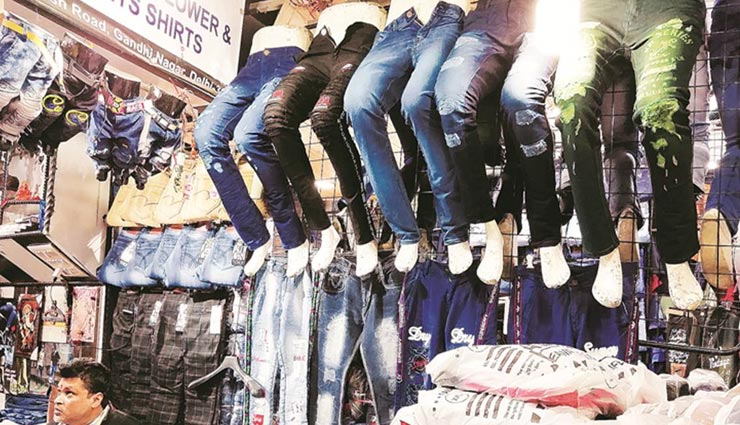 दिल्ली के इन 5 बाजारों में मिलती है बेहद सस्ती ब्रांडेड जींस (jeans), आज ही खरीदें