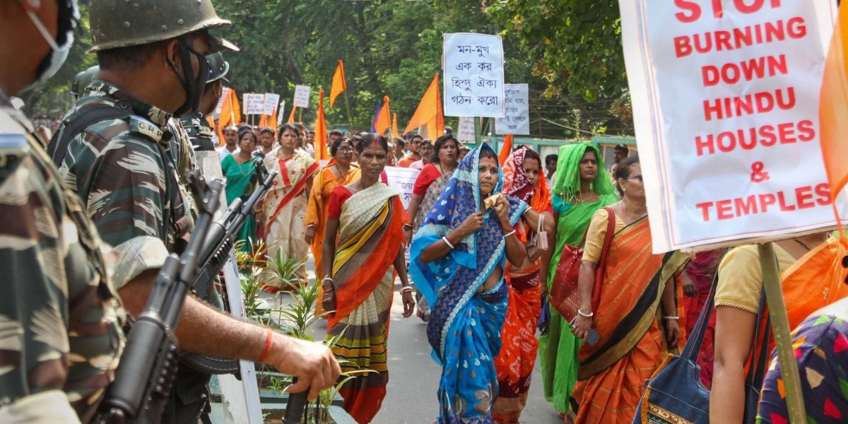 बांग्लादेश में हिंदुओं पर अटैक के विरोध में प्रस्ताव लाएगी संघ, त्रिपुरा में VHP ने किया प्रदर्शन; धारा 144 लागू