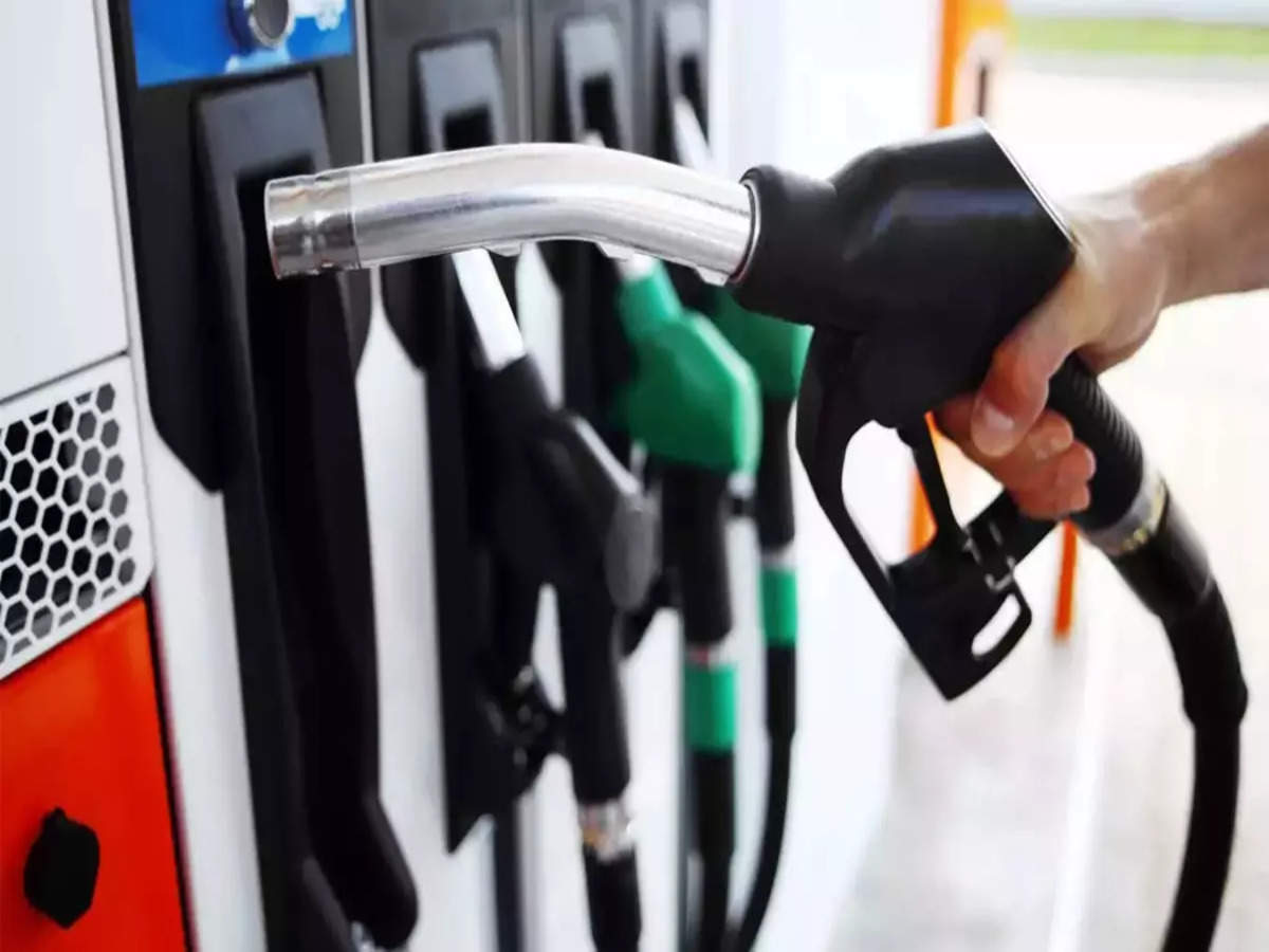 पेट्रोल-डीजल की कीमतों में फिर हुई बढ़ोतरी, जानें आपके शहर में किस दर पर मिल रहा है ईंधन