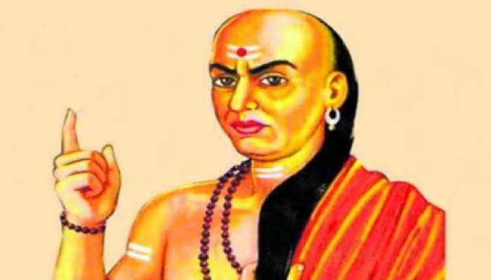 Chanakya Niti : इन 9 लोगों के साथ भूलकर भी न करें दुश्मनी, वरना हो सकता है बड़ा नुकसान