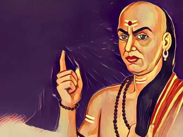 Chanakya Niti: हमेशा राज ही रहने दें अपनी जिंदगी की ये 5 बड़ी बातें, वरना जिंदगी में उठानी पड़ेंगी भारी मुसीबतें