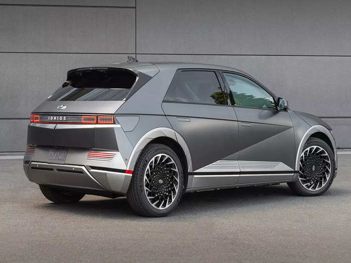 टाटा नेक्सॉन ईवी को टक्कर देगी हुंडई की यह सस्ती इलेक्ट्रिक कार, फीचर्स जान कर आप भी हो जाएंगे हैरान