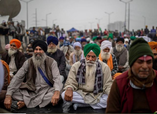 Farmers Protest: कृषि कानूनों पर विरोध प्रदर्शन के बीच सिंघु बॉर्डर पर किसान ने की खुदकुशी, जानिए कौन था वो किसान