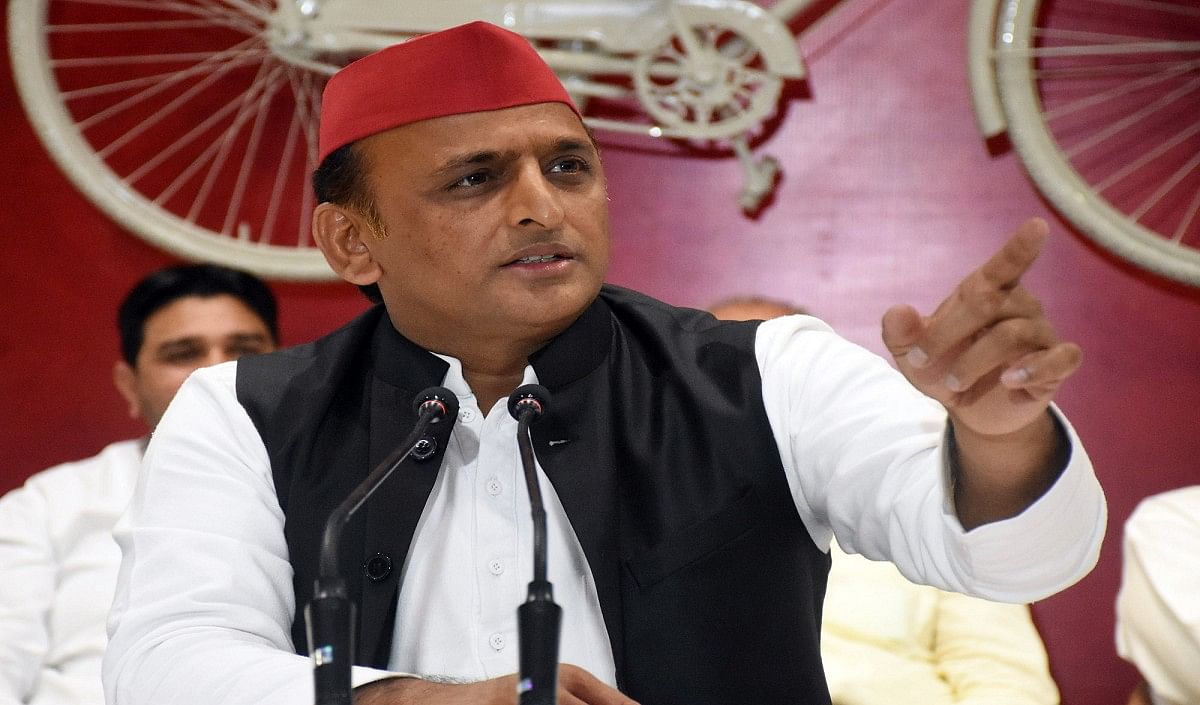 सपा को लगा बड़ा झटका, सपा के चार MLA बीजेपी में शामिल, पढ़ें