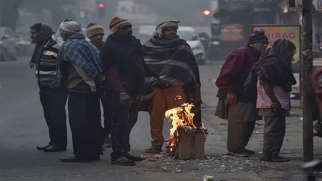 Delhi-NCR में सर्दी का सितम जारी, सुबह 7 बजे 8 डिग्री तापमान, पढ़ें