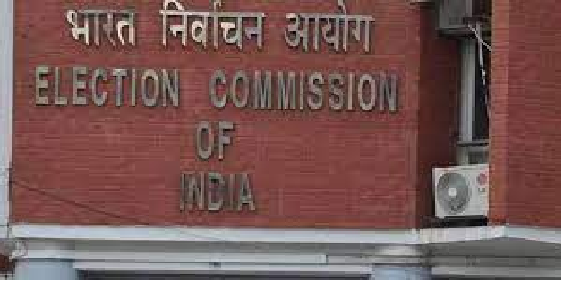 UP Election 2022 : चुनाव आयोग को अधिकारियों की शिकायत, आयोग कर रहा शिकायतों की समीक्षा