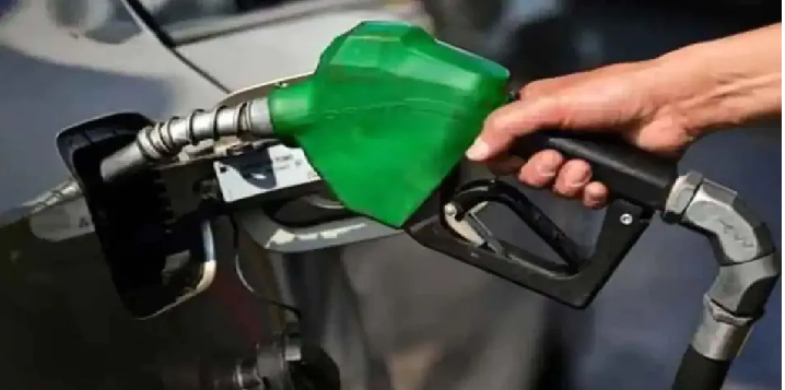 Petrol Diesel Price : तेल कंपनियों ने जारी किए पेट्रोल-डीजल के दाम, पढ़ें पूरी खबर