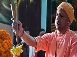 गोरखपुर में सीएम योगी ने किया भगवान रुद्र का अभिषेक, पढ़े पूरी खबर..