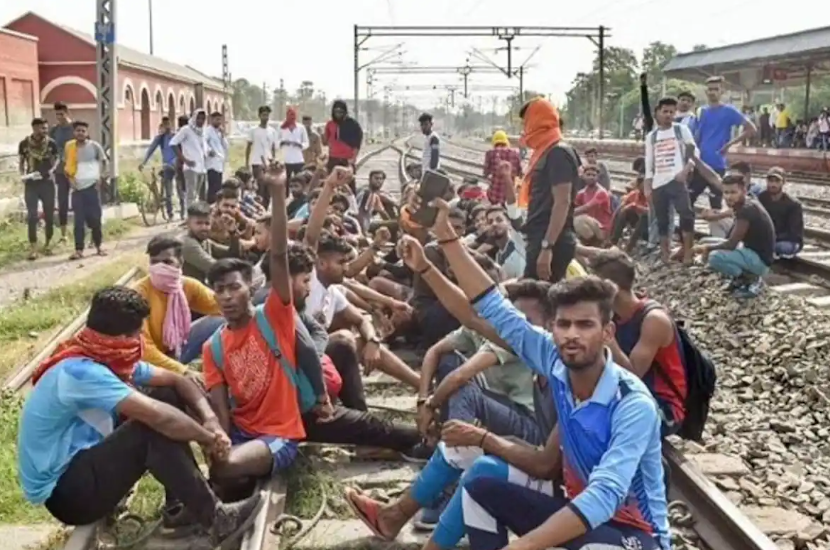 बिहार के 15 जिलों में इंटरनेट पर लगी रोक, अग्निपथ स्कीम को लेकर विरोध जारी, पढ़ें