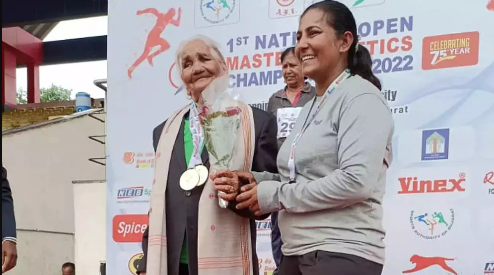 105 वर्षीय रामबाई ने उम्र का शतक किया पूरा, 100 मीटर रेस में बनाया नया रिकॉर्ड