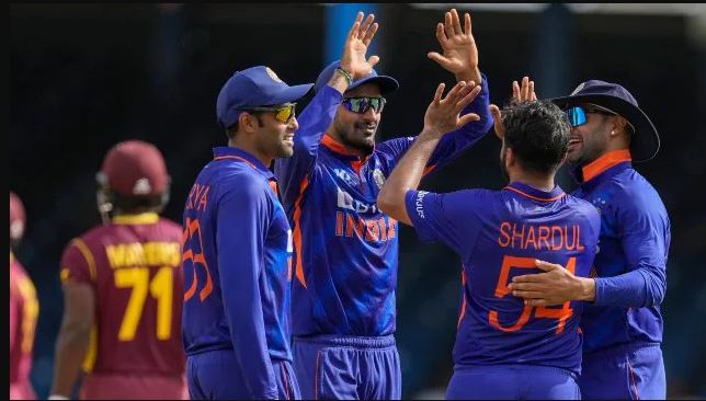 भारत ने तीन रनों से मैच में जीत हासिल कर सीरीज में ली 1-0 की बढ़त, पढ़ें