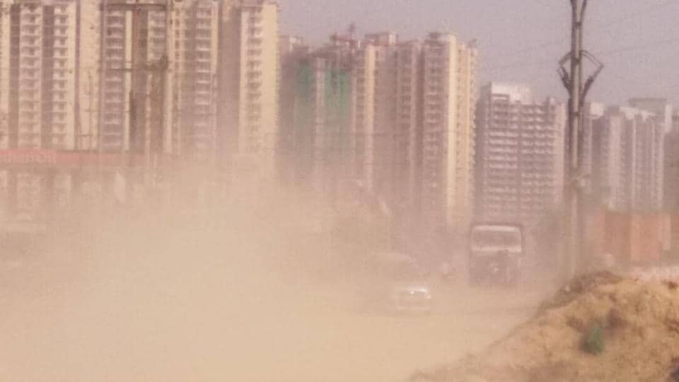 Noida में वायू प्रदुषण ( Air Polution) के नियमों का उल्लंघन करने वालों पर लगा 27 लाख रुपए का जुर्माना