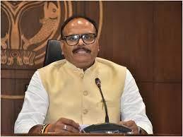 यूपी के उप मुख्यमंत्री ब्रजेश पाठक ने की बड़ी कार्रवाई, लापरवाही के आरोप में चार चिकित्सकों की सेवा समाप्त की