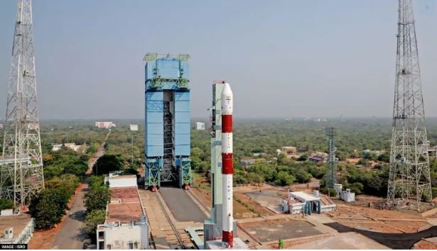 अंतरिक्ष की दुनिया में भारत की एक और छलांग, इसरो ने सिंगापुर की दो सैटेलाइट की लॉन्च