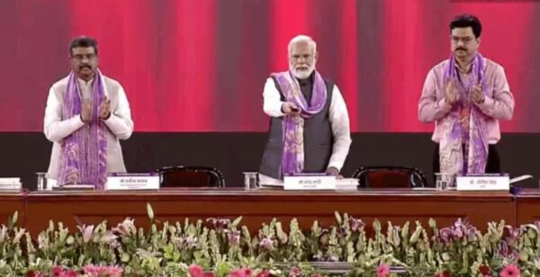 DU में बोले PM मोदी- 2047 तक भारत को विकसित राष्ट्र बनाएंगे, मेट्रो से यूनिवर्सिटी पहुंचे मोदी