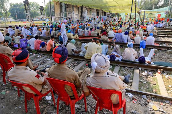 पंजाब में तीन दिवसीय रेल नाकाबंदी: किसानों की मांगें और समर्थक