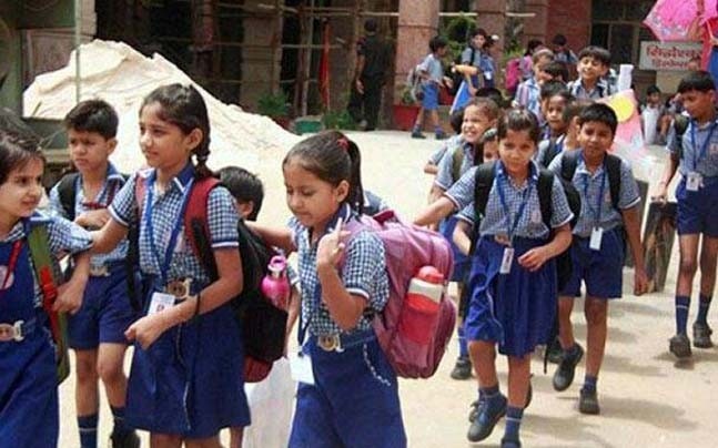 Delhi Schools: दिल्ली के स्कूलों में शैक्षणिक वर्ष में न्यूनतम 220 कार्य दिवस अनिवार्य