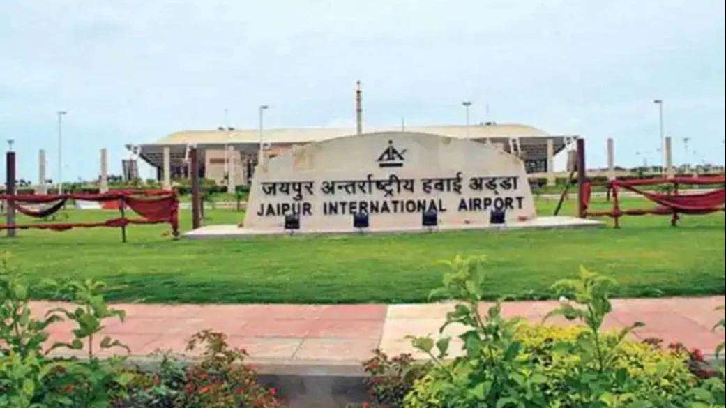 जयपुर हवाई अड्डे को बम से उड़ाने की मिली धमकी, मचा हड़कंप, तलाशी अभियान शुरू