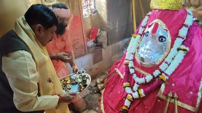 मध्य प्रदेश: मोहन यादव ने मुख्यमंत्री पद की शपथ समारोह से पहले हनुमान मंदिर में लिया आशीर्वाद