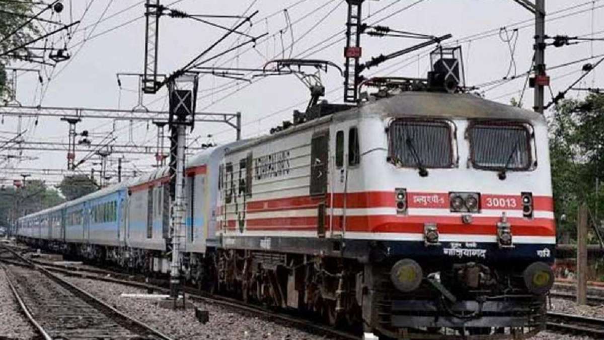 होली 2024: भारतीय रेलवे ने चलाई 1098 स्पेशल ट्रेनें, पिछले साल से 52 फीसदी ज्यादा बढ़ोतरी