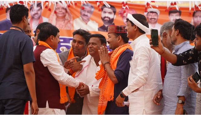 Loksabha Election: कांग्रेस को लगा बड़ा झटका, कांग्रेस के पूर्व जिला पंचायत अध्यक्ष ने ली BJP की सदस्यता