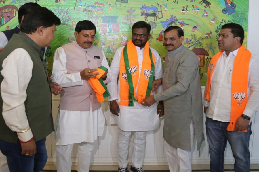 Madhya Pradesh News: मुख्यमंत्री डॉ. मोहन की मौजूदगी में छिंदवाड़ा के मेयर भाजपा में हुए शामिल