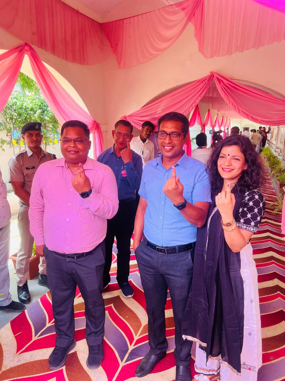 मध्य प्रदेश: लोकसभा चुनाव का चौथा और आखिरी चरण, वोटिंग को लेकर खासा उत्‍साह, कनाडा से पहुंचा वोट डालने